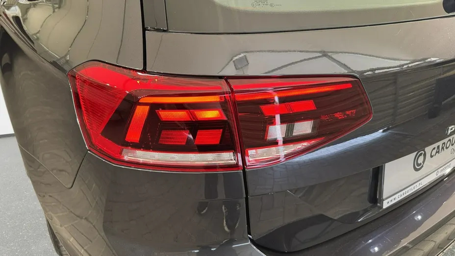 VOLKSWAGEN Passat -