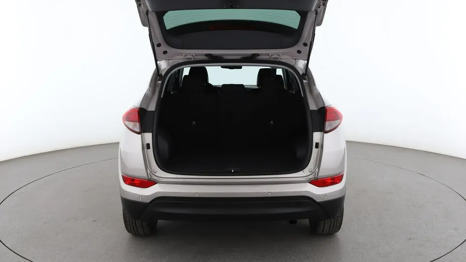 HYUNDAI Tucson -