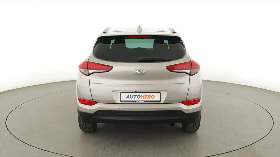HYUNDAI Tucson -