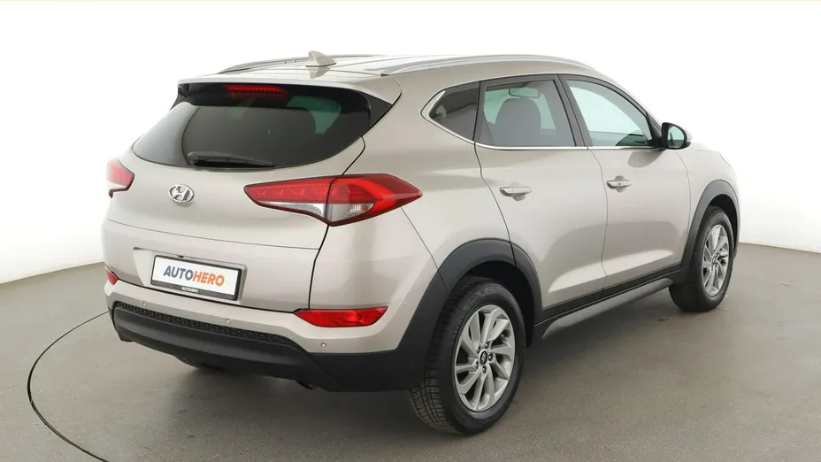 HYUNDAI Tucson -
