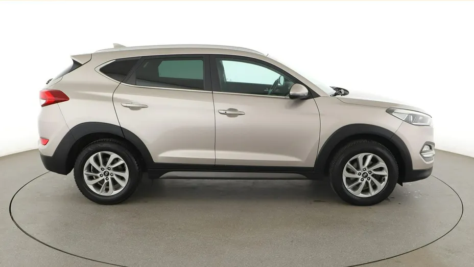 HYUNDAI Tucson -