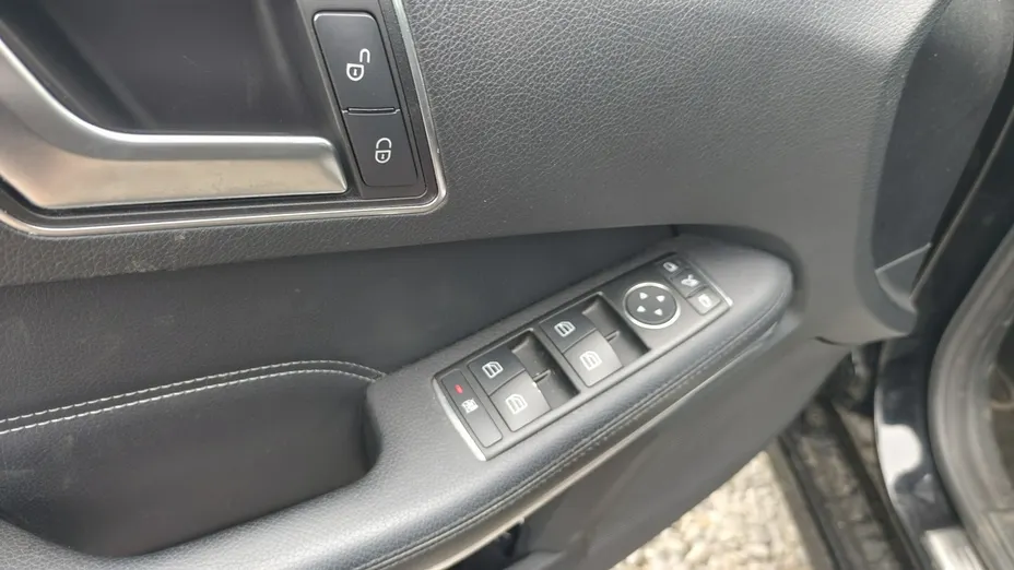 MERCEDES-BENZ E Klasa -