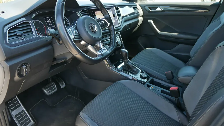 VOLKSWAGEN T-ROC -