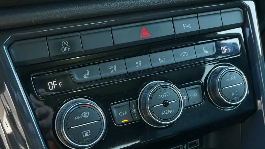 VOLKSWAGEN T-ROC -