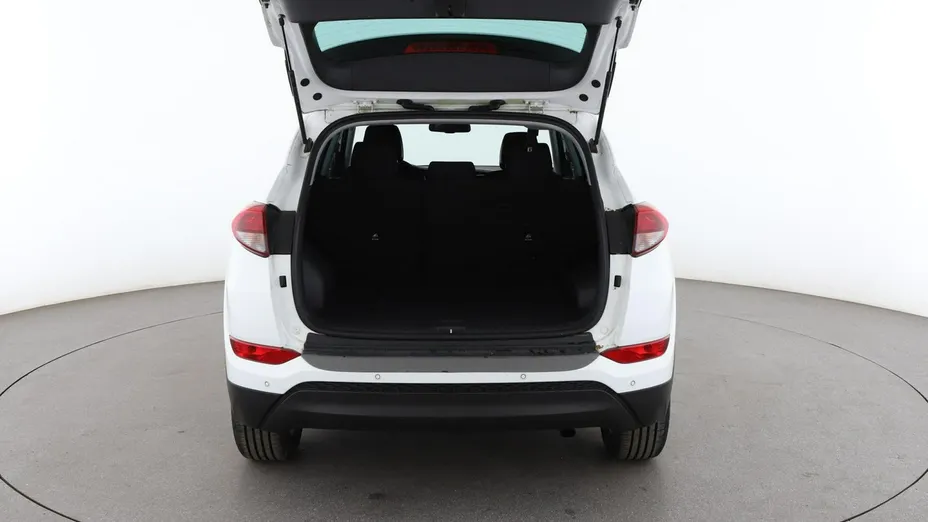HYUNDAI Tucson -