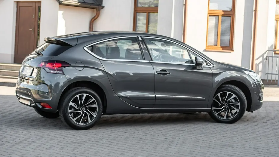 CITROEN DS4 -
