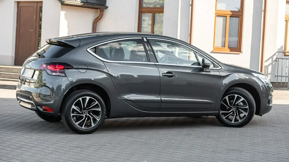 CITROEN DS4 -