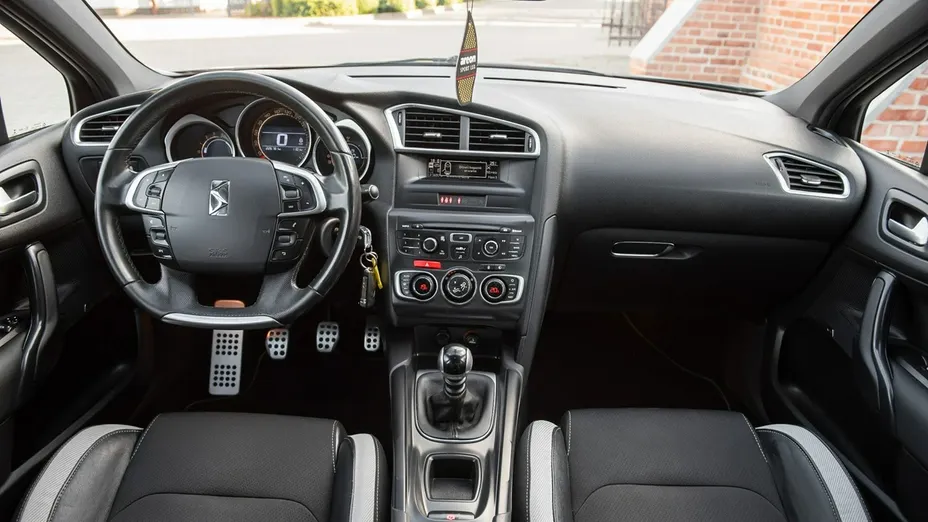 CITROEN DS4 -