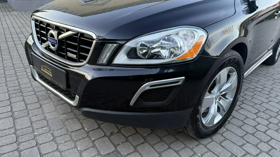 VOLVO XC60 -