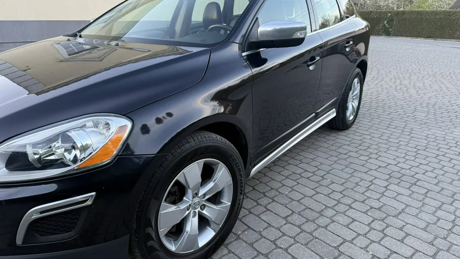 VOLVO XC60 -