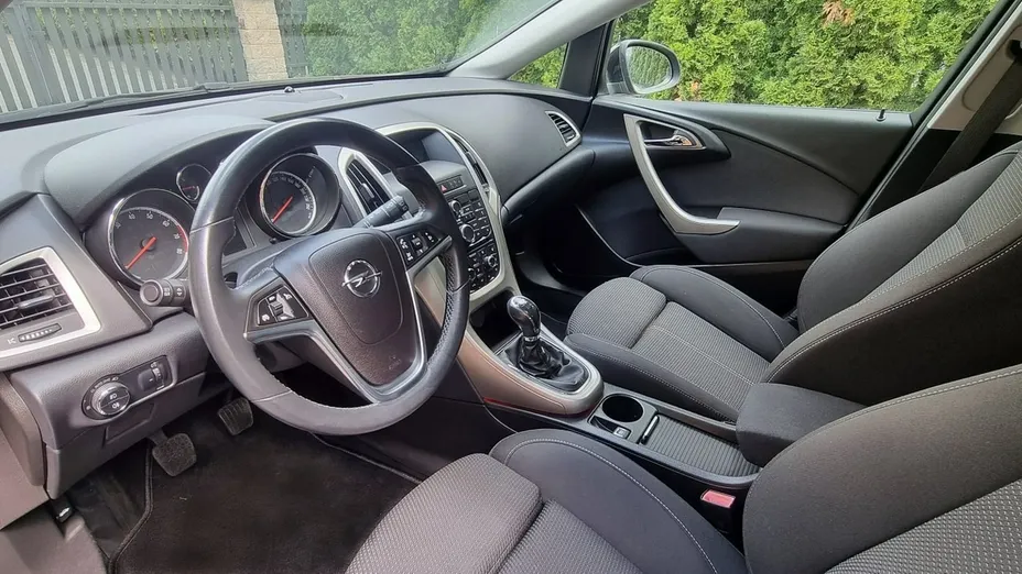 OPEL Astra -