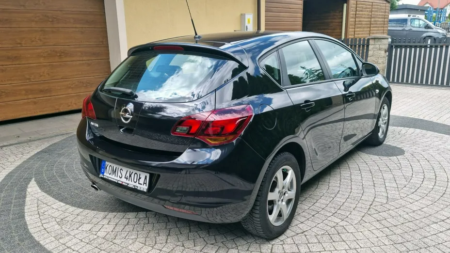 OPEL Astra -