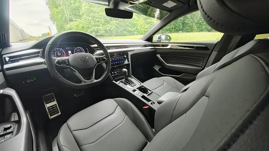 VOLKSWAGEN Arteon -