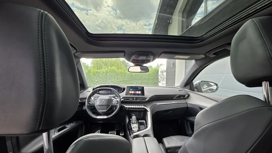 PEUGEOT 3008 -