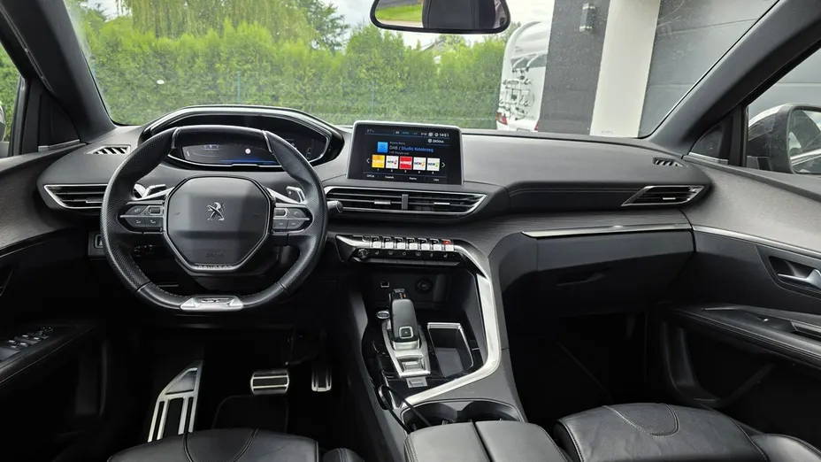 PEUGEOT 3008 -