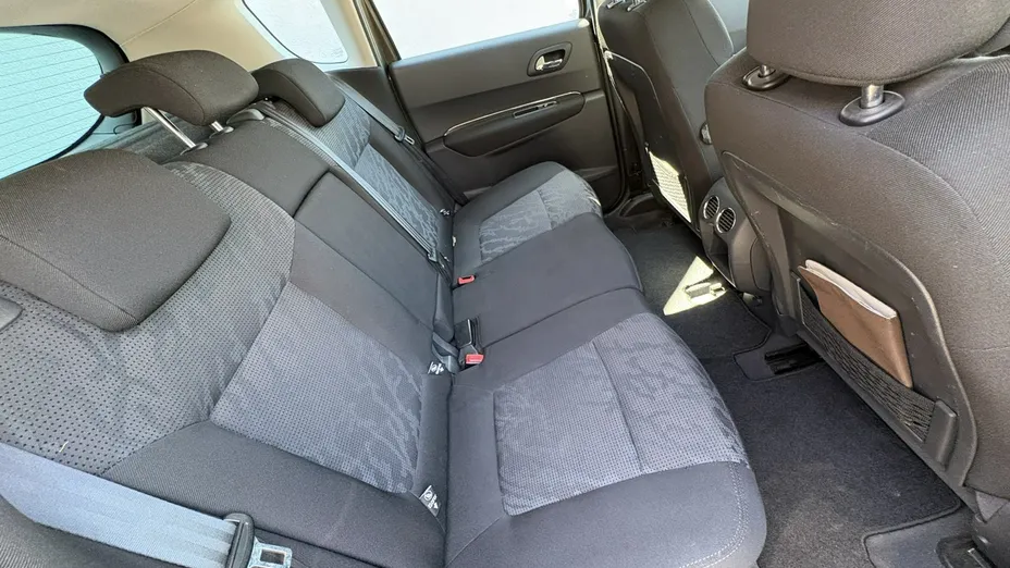 PEUGEOT 3008 -