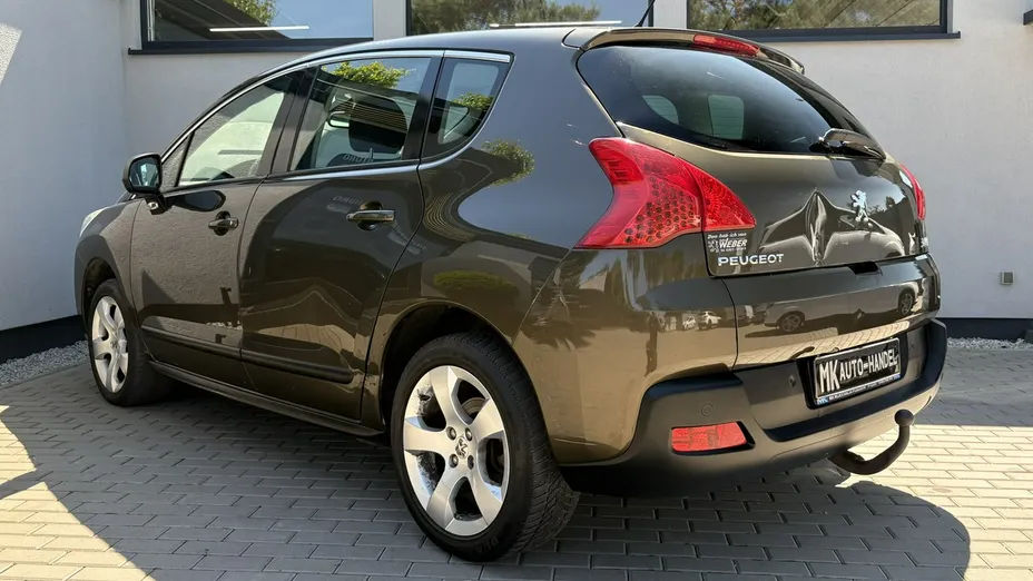 PEUGEOT 3008 -