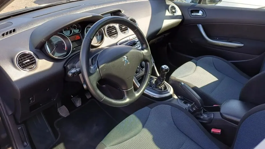 PEUGEOT 308 -