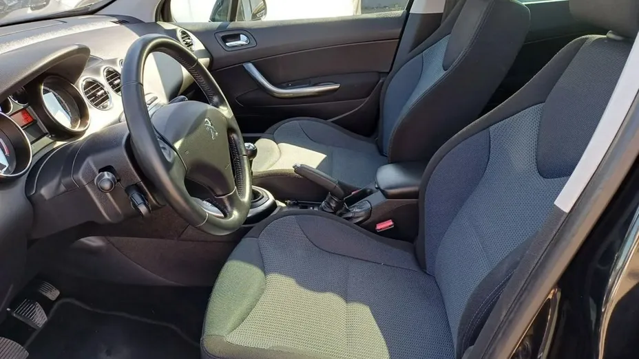 PEUGEOT 308 -