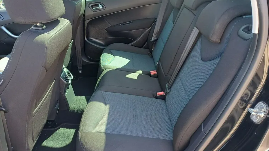 PEUGEOT 308 -