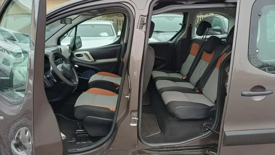 PEUGEOT Partner -