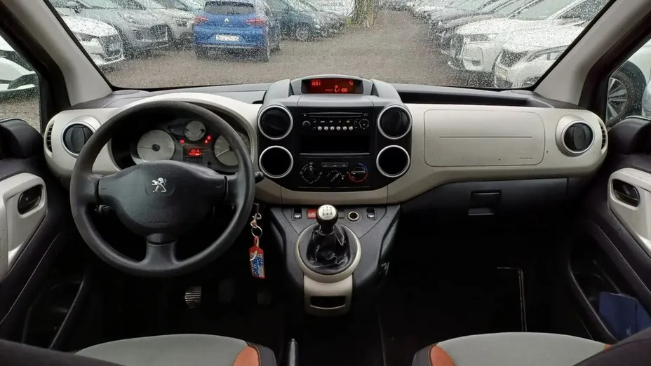 PEUGEOT Partner -