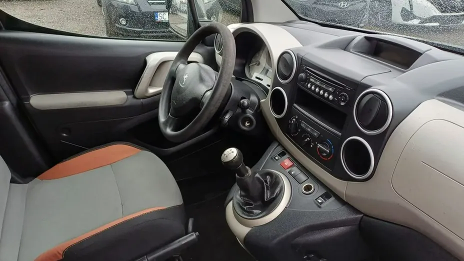PEUGEOT Partner -