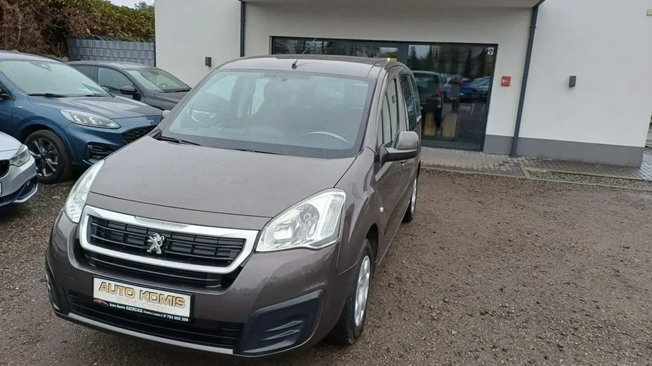 PEUGEOT Partner -