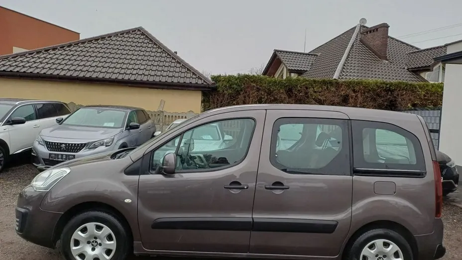 PEUGEOT Partner -