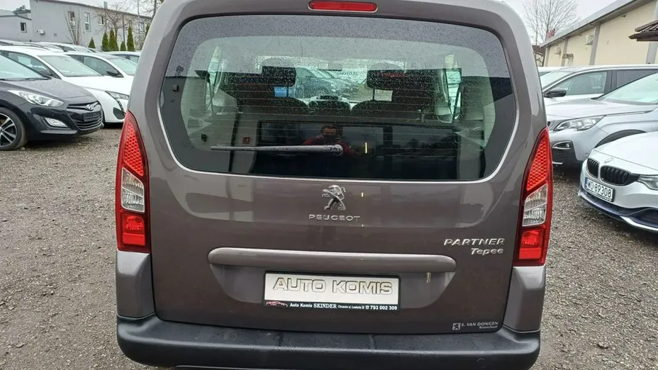 PEUGEOT Partner -