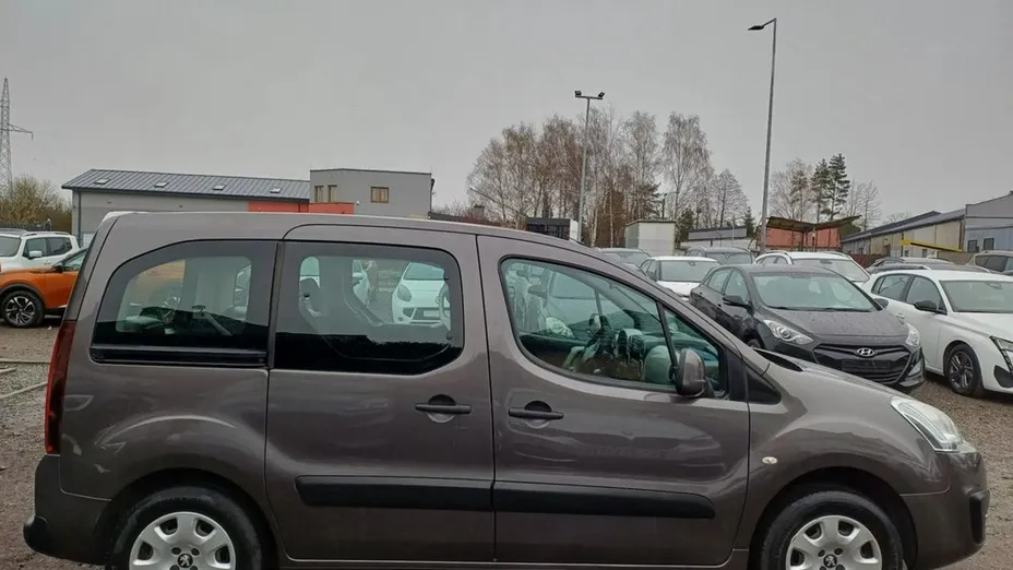 PEUGEOT Partner -