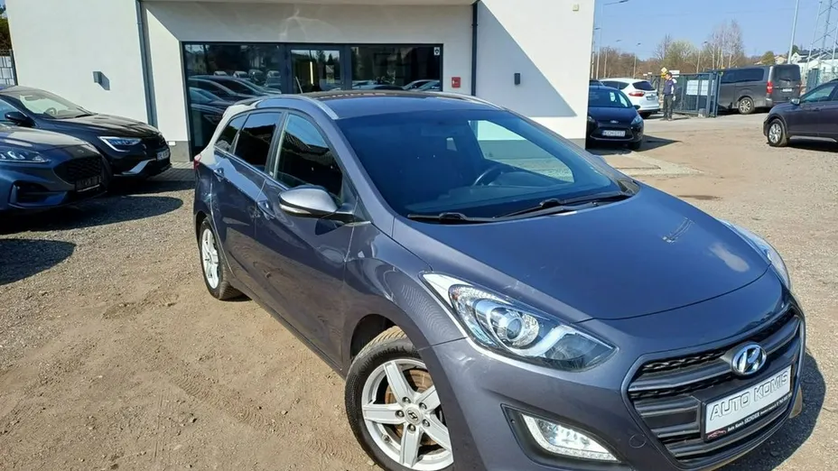 HYUNDAI i30 -