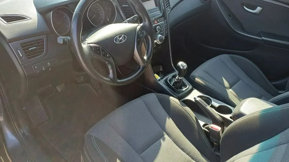 HYUNDAI i30 -