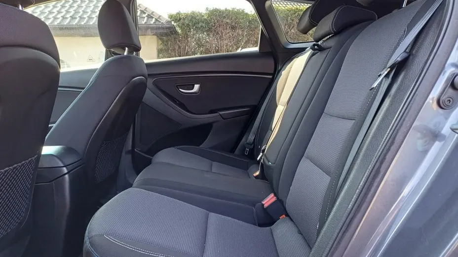 HYUNDAI i30 -