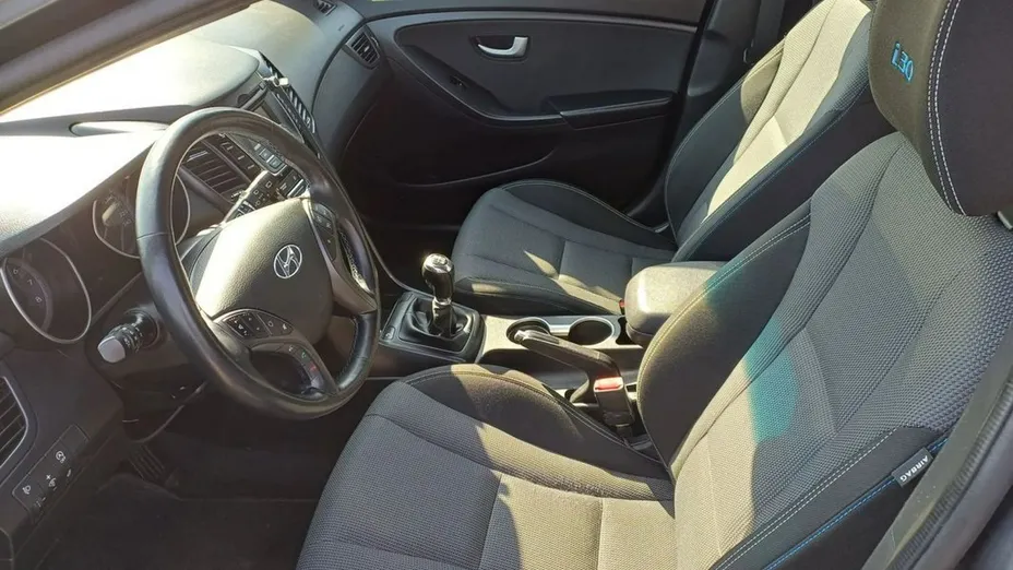 HYUNDAI i30 -