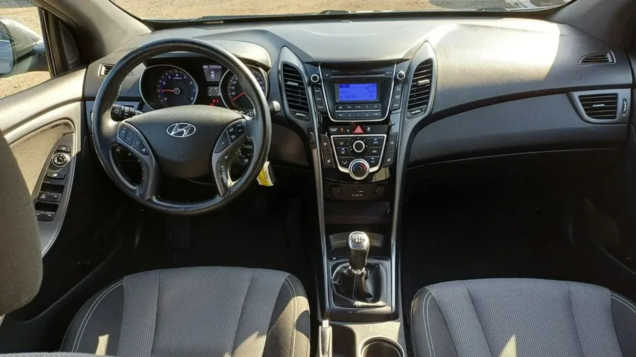 HYUNDAI i30 -