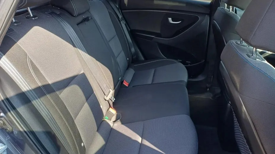 HYUNDAI i30 -