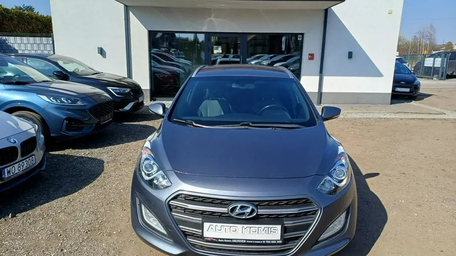HYUNDAI i30 -