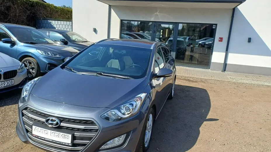 HYUNDAI i30 -