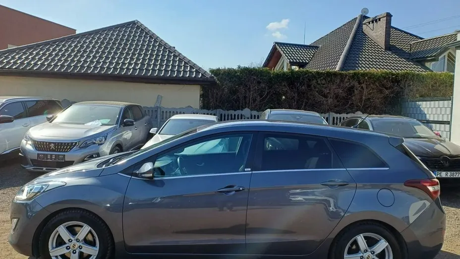 HYUNDAI i30 -