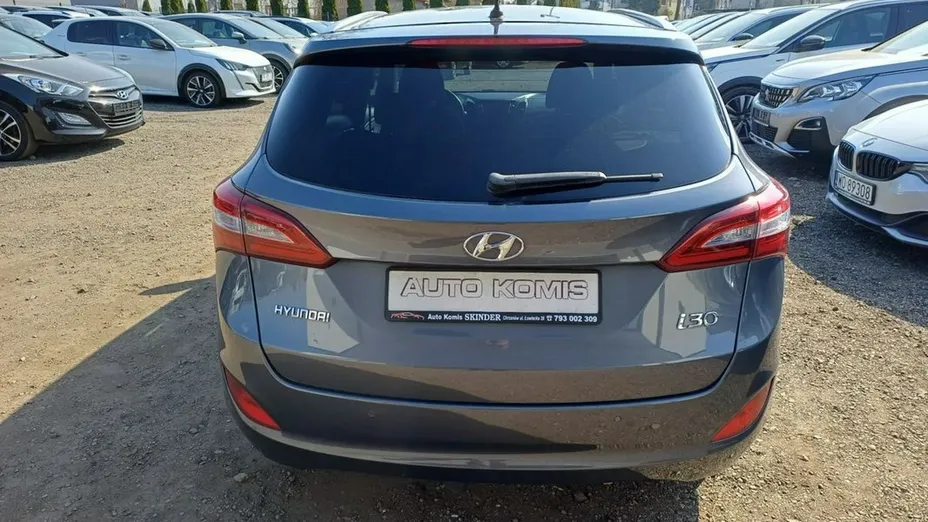 HYUNDAI i30 -