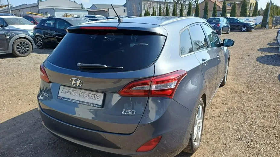 HYUNDAI i30 -