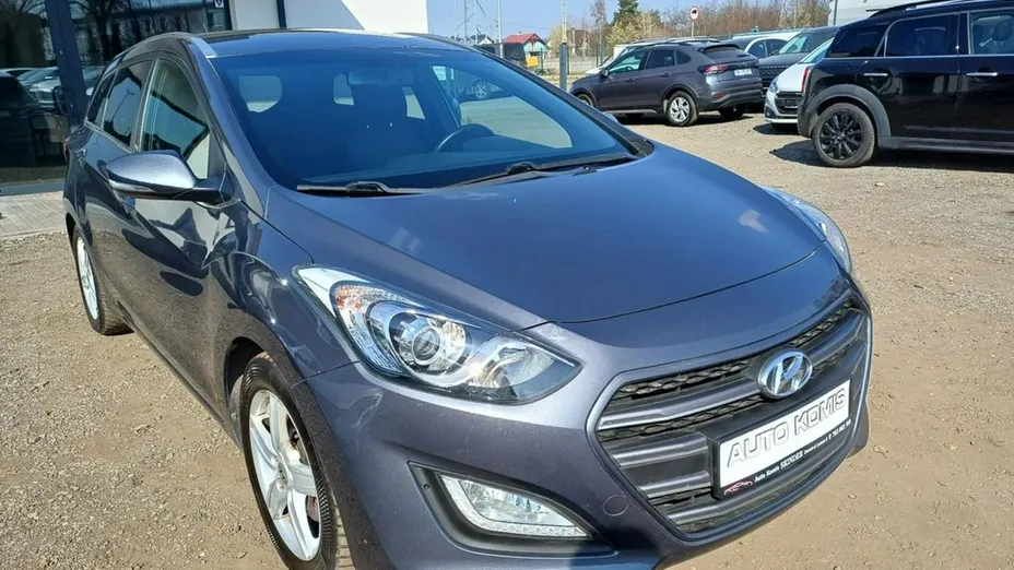 HYUNDAI i30 -