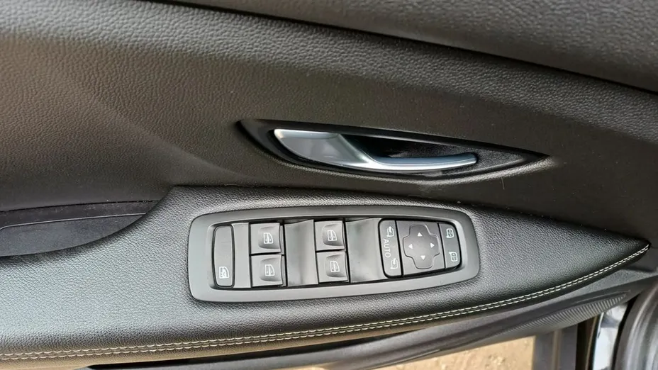 RENAULT Scenic -