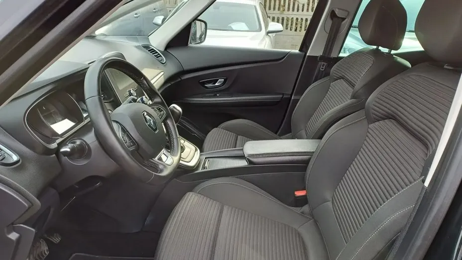 RENAULT Scenic -