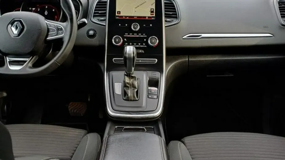 RENAULT Scenic -