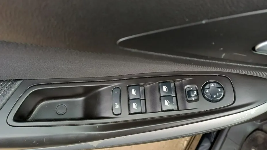 OPEL Grandland X -