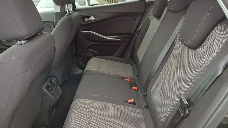 OPEL Grandland X -