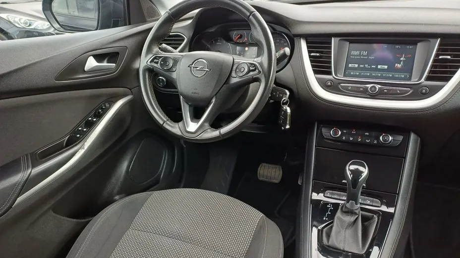 OPEL Grandland X -