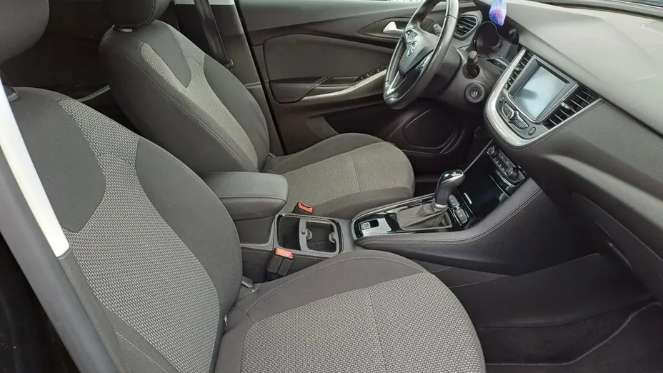 OPEL Grandland X -